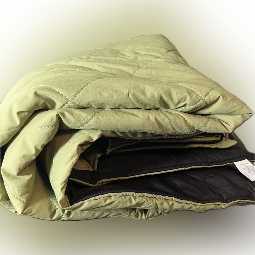 β’NEWβ’ Museum of Peace & Quiet Nylon Reversible Throw Blanket in Olive β’ MoPQ
